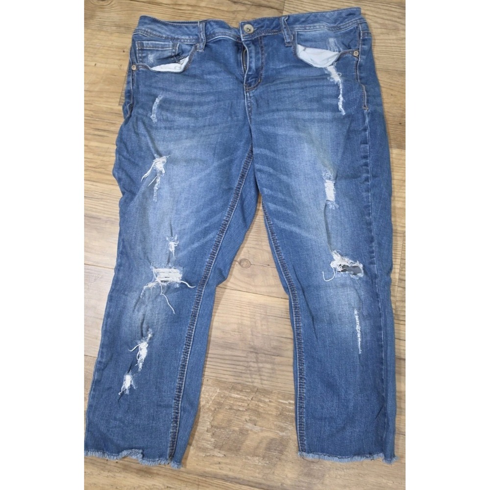Seven7 Women's Sz 12x22 InseamBlue Medium Wash Capri Jeans Dist Mid Rise Stretch